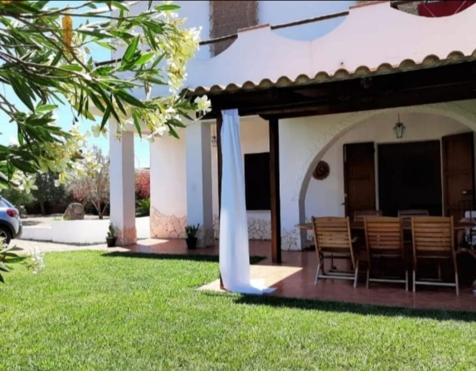 Casa con jardín y barbacoa para 8 personas en Tergu